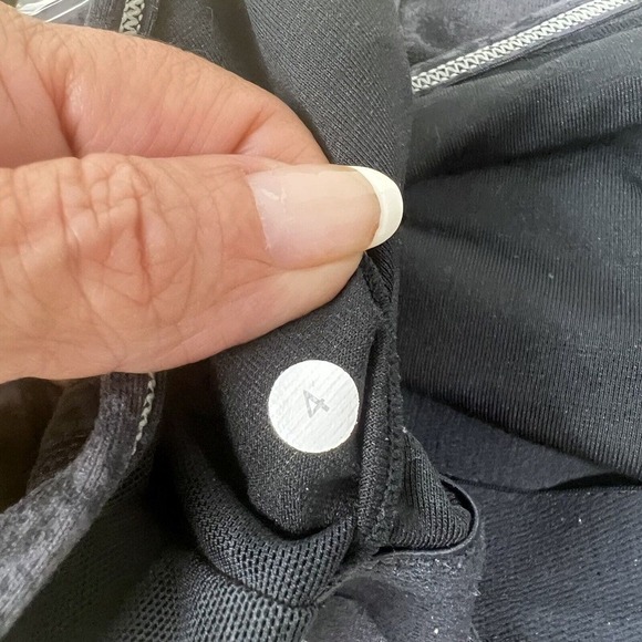 Lululemon Cool Racerback Size 4 Camo Black Grey Stretch - Picture 6 of 6